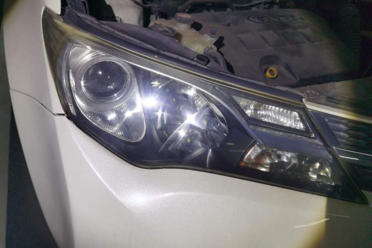 Used Toyota RAV4 2015 2.0L CVT Two-Wheel Drive Fashion Edition Right Front Headlight