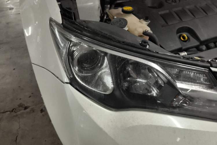 Used Toyota RAV4 2015 2.0L CVT Four-Wheel Drive New Edition Right Front Headlight