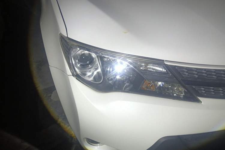 Used Toyota RAV4 2015 2.0L CVT Four-Wheel Drive New Edition Right Front Headlight