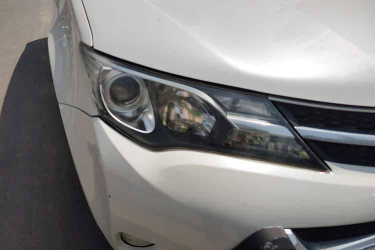 Used Toyota RAV4 2015 2.0L CVT Two-Wheel Drive Fashion Edition Right Front Headlight