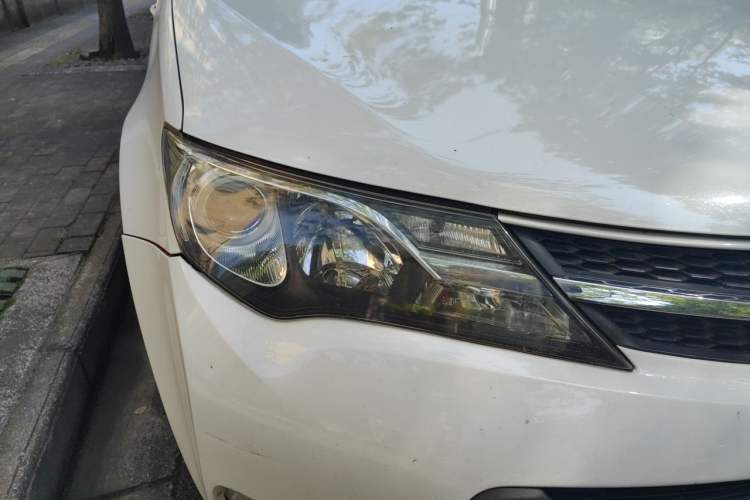 Used Toyota RAV4 2015 2.0L CVT Four-Wheel Drive New Edition Right Front Headlight