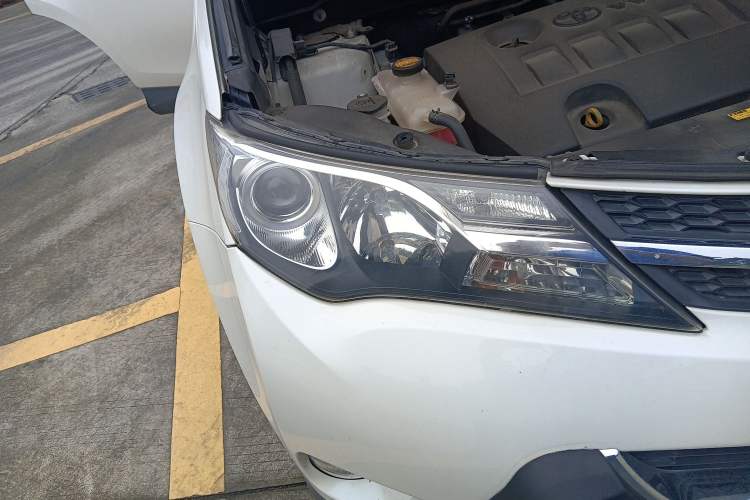 Used Toyota RAV4 2015 2.0L Manual Two-Wheel Drive Urban Edition Right Front Headlight