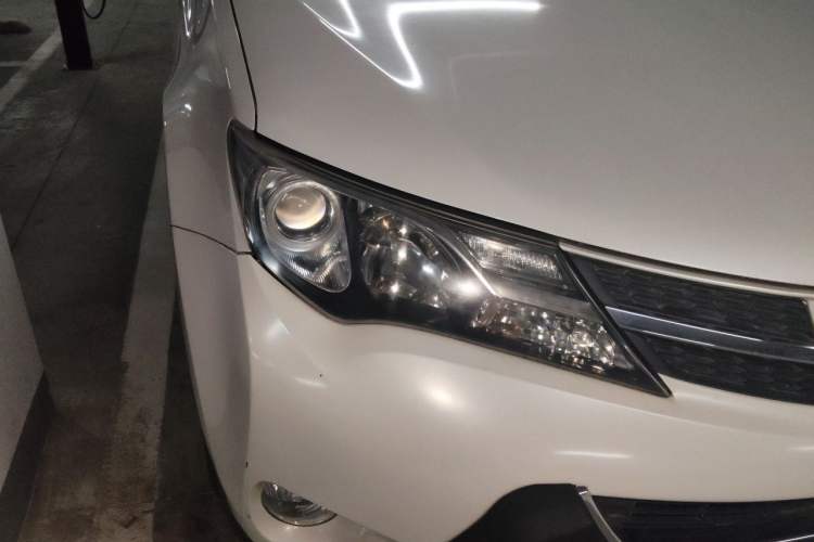 Used Toyota RAV4 2015 2.0L CVT Two-Wheel Drive Fashion Edition Right Front Headlight
