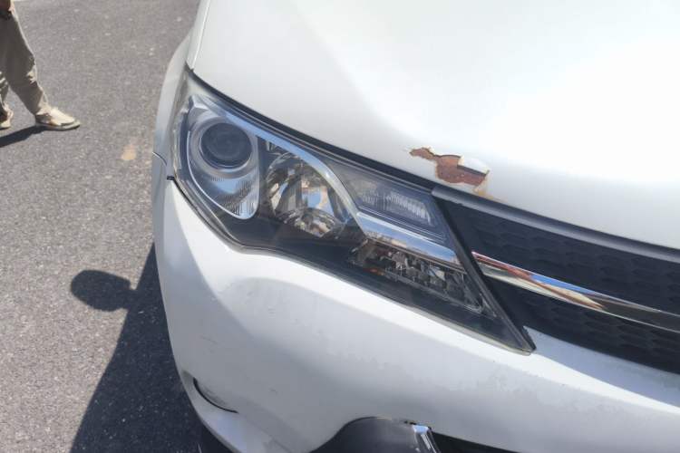 Used Toyota RAV4 2015 2.0L CVT Two-Wheel Drive Fashion Edition Right Front Headlight