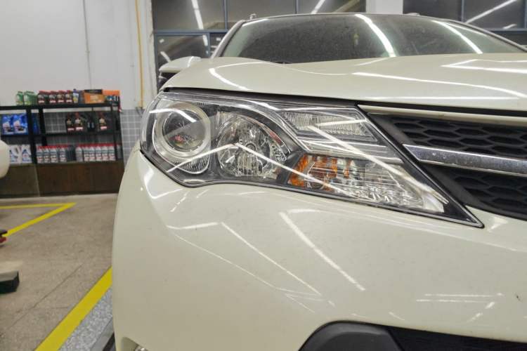 Used Toyota RAV4 2015 2.0L CVT Two-Wheel Drive Fashion Edition Right Front Headlight