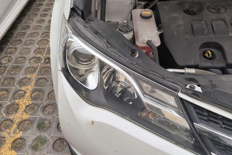 Used Toyota RAV4 2015 2.0L CVT Four-Wheel Drive New Edition Right Front Headlight