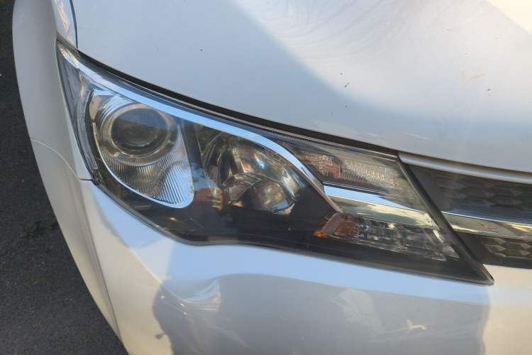 Used Toyota RAV4 2015 2.0L CVT Two-Wheel Drive Fashion Edition Right Front Headlight