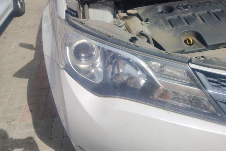 Used Toyota RAV4 2015 2.0L CVT Two-Wheel Drive Fashion Edition Right Front Headlight