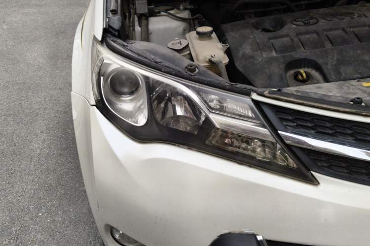 Used Toyota RAV4 2015 2.0L CVT Two-Wheel Drive Fashion Edition Right Front Headlight