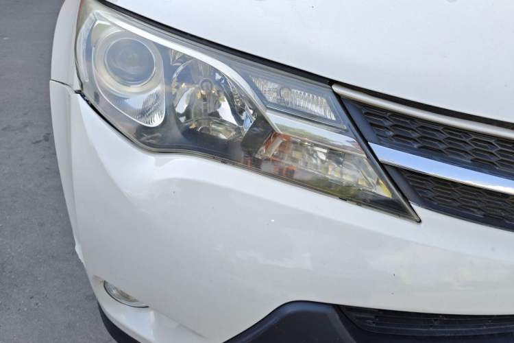 Used Toyota RAV4 2015 2.0L CVT Two-Wheel Drive Fashion Edition Right Front Headlight