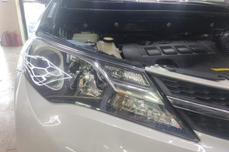 Used Toyota RAV4 2015 2.0L CVT Four-Wheel Drive New Edition Right Front Headlight