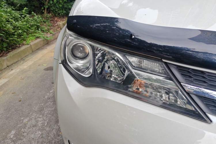 Used Toyota RAV4 2015 2.0L CVT Two-Wheel Drive Fashion Edition Right Front Headlight
