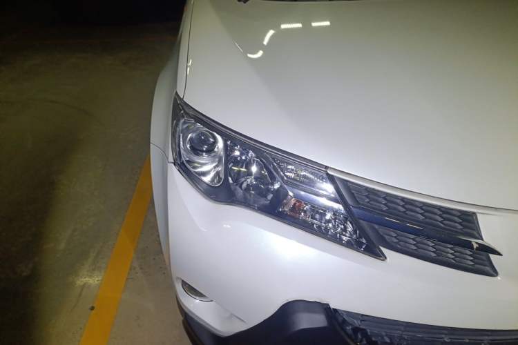 Used Toyota RAV4 2015 2.0L CVT Four-Wheel Drive New Edition Right Front Headlight