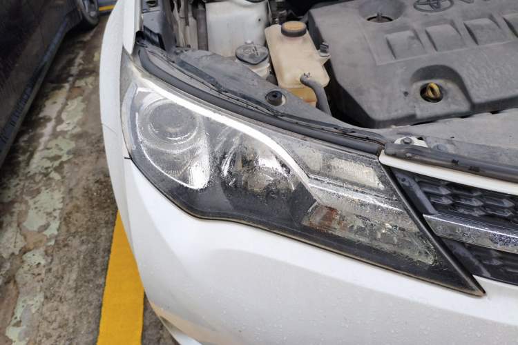 Used Toyota RAV4 2015 2.0L CVT Two-Wheel Drive Urban Edition Right Front Headlight