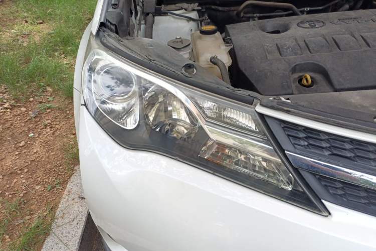 Used Toyota RAV4 2015 2.0L CVT Two-Wheel Drive Fashion Edition Right Front Headlight