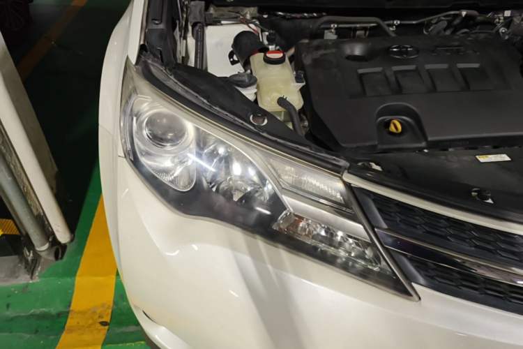 Used Toyota RAV4 2015 2.0L CVT Two-Wheel Drive Fashion Edition Right Front Headlight
