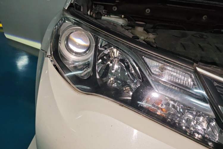 Used Toyota RAV4 2015 2.0L CVT Two-Wheel Drive Fashion Edition Right Front Headlight