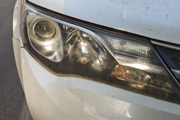 Used Toyota RAV4 2015 2.0L CVT Two-Wheel Drive Fashion Edition Right Front Headlight