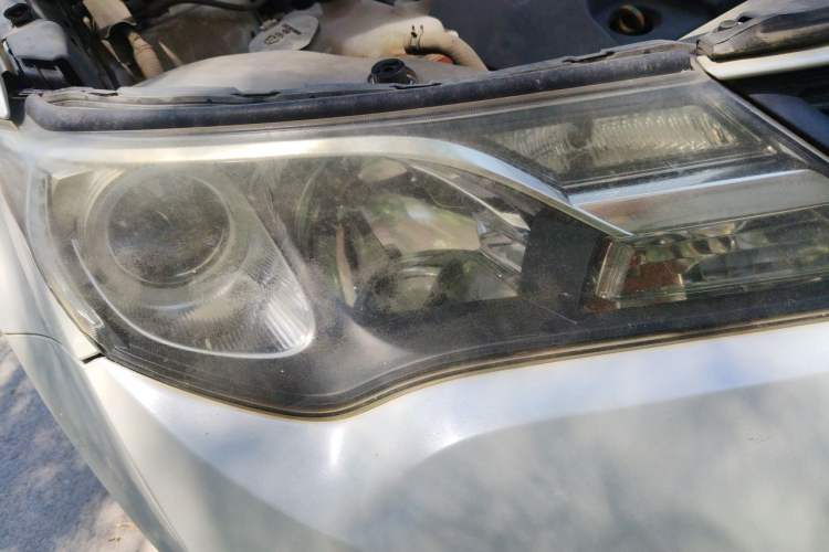 Used Toyota RAV4 2015 2.0L CVT Two-Wheel Drive Fashion Edition Right Front Headlight