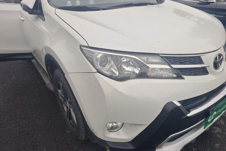 Used Toyota RAV4 2015 2.0L CVT Two-Wheel Drive Fashion Edition Right Front Headlight