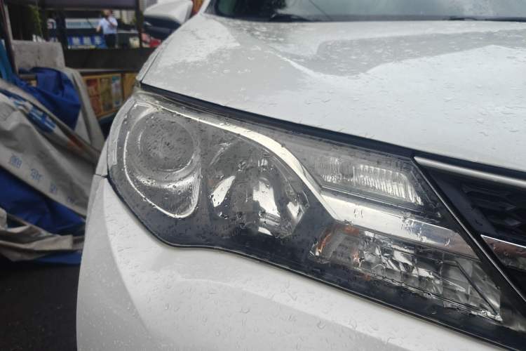 Used Toyota RAV4 2015 2.0L CVT Two-Wheel Drive Fashion Edition Right Front Headlight