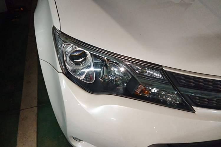 Used Toyota RAV4 2015 2.0L CVT Two-Wheel Drive Urban Edition Right Front Headlight