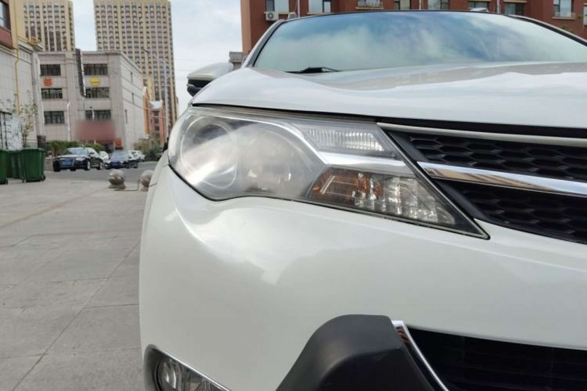 Used Toyota RAV4 2015 2.0L CVT Two-Wheel Drive Fashion Edition Right Front Headlight