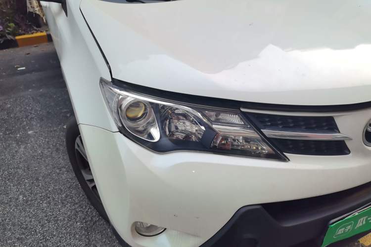 Used Toyota RAV4 2015 2.0L CVT Two-Wheel Drive Fashion Edition Right Front Headlight