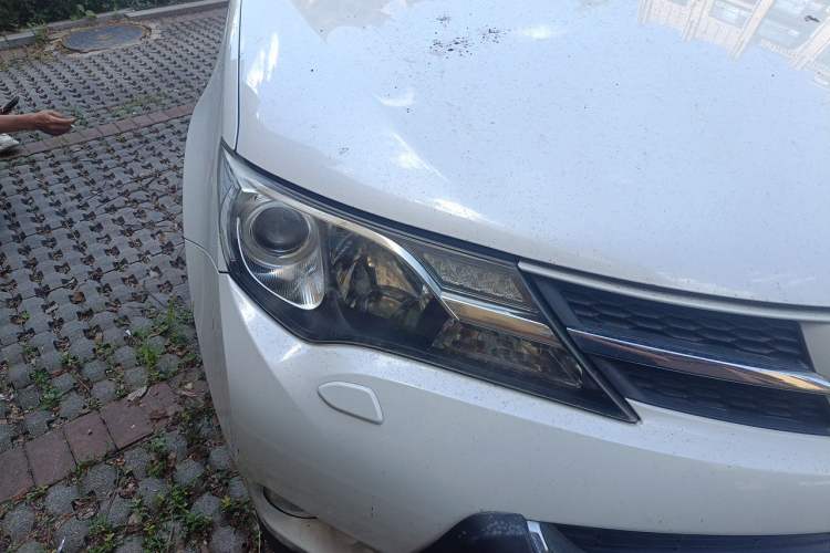 Used Toyota RAV4 2015 2.5L Automatic 4x4 Elite Edition Right Front Headlight