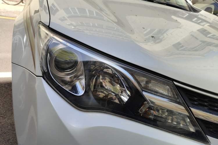Used Toyota RAV4 2015 2.0L CVT Four-Wheel Drive New Edition Right Front Headlight