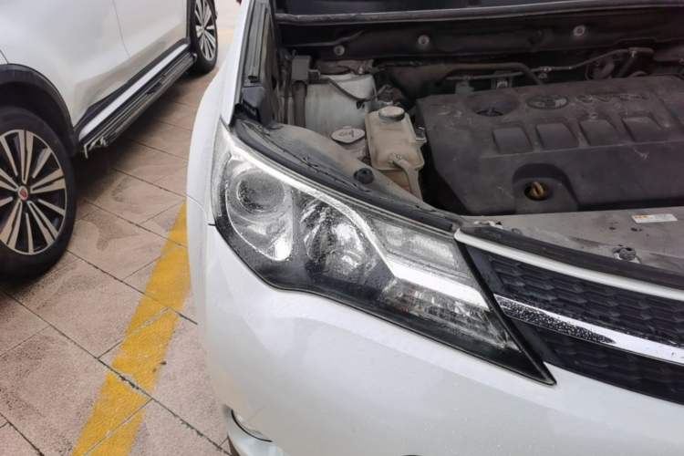 Used Toyota RAV4 2015 2.0L CVT Two-Wheel Drive Fashion Edition Right Front Headlight