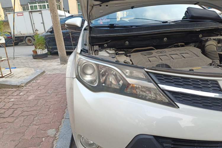 Used Toyota RAV4 2015 2.0L CVT Two-Wheel Drive Fashion Edition Right Front Headlight