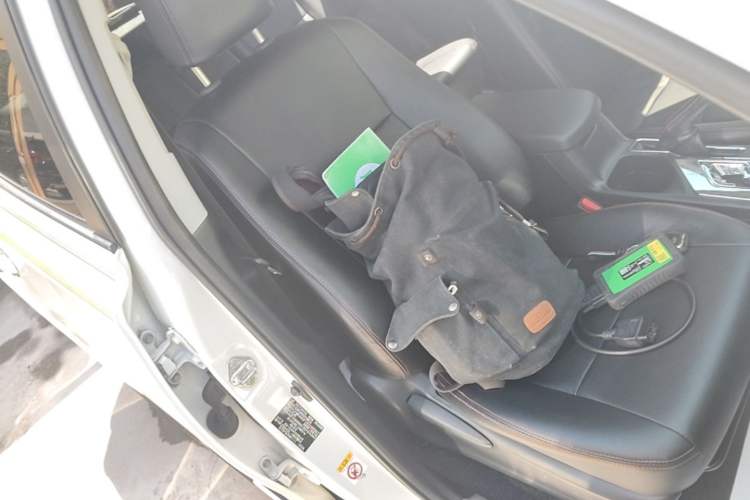 Used Toyota RAV4 2015 2.0L CVT Two-Wheel Drive Fashion Edition Right Front Seat