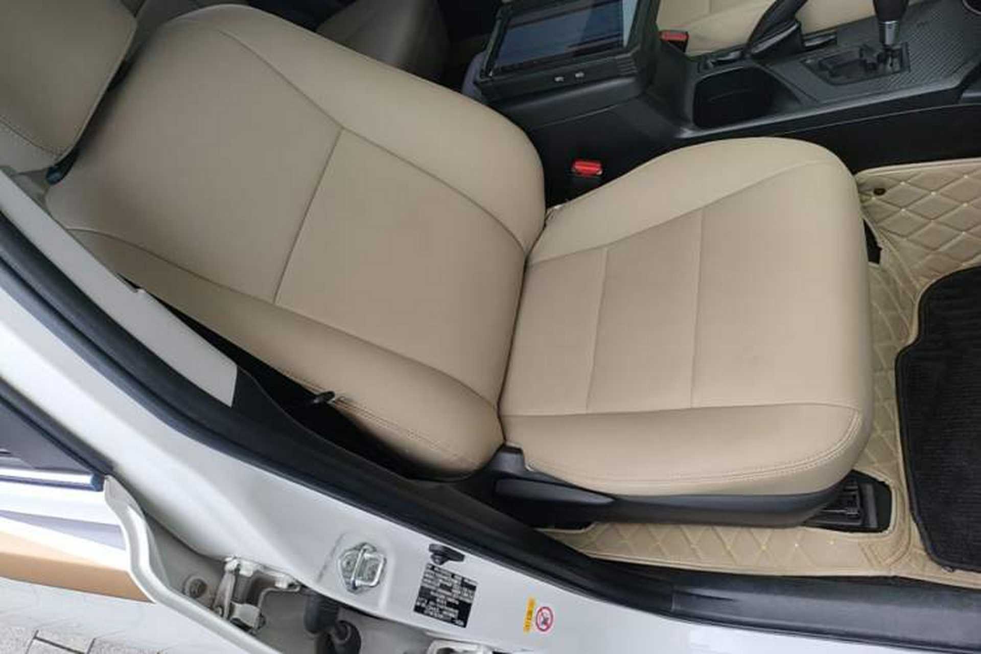 Used Toyota RAV4 2015 2.0L CVT Two-Wheel Drive Fashion Edition Right Front Seat