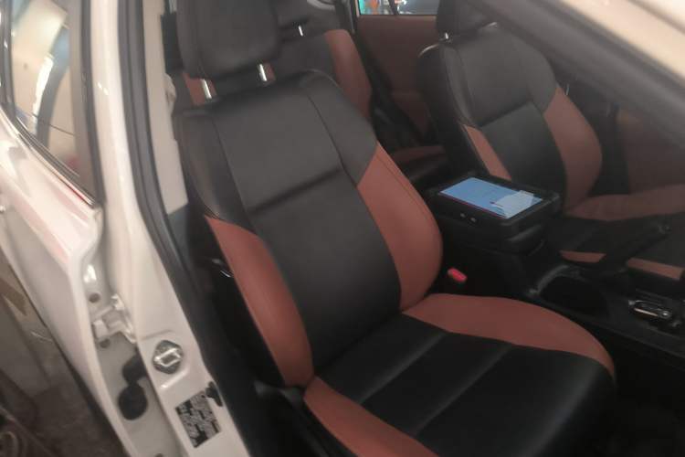 Used Toyota RAV4 2015 2.5L Automatic 4x4 Elite Edition Right Front Seat