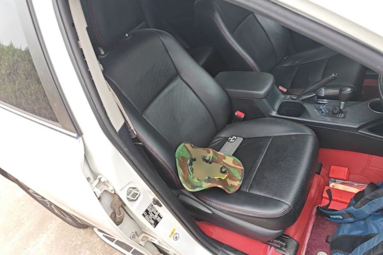 Used Toyota RAV4 2015 2.0L CVT Two-Wheel Drive Fashion Edition Right Front Seat