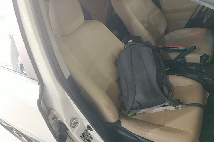 Used Toyota RAV4 2015 2.0L CVT Two-Wheel Drive Fashion Edition Right Front Seat