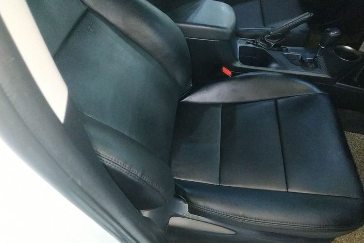 Used Toyota RAV4 2015 2.0L CVT Two-Wheel Drive Urban Edition Right Front Seat