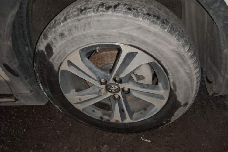 Used Toyota RAV4 2015 2.0L CVT Four-Wheel Drive New Edition Right Front Wheel Hub