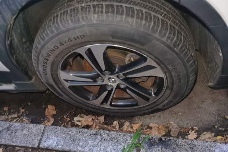 Used Toyota RAV4 2015 2.0L CVT Two-Wheel Drive Fashion Edition Right Front Wheel Hub
