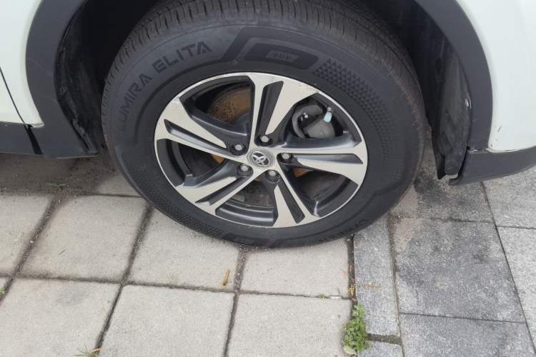 Used Toyota RAV4 2015 2.0L CVT Two-Wheel Drive Fashion Edition Right Front Wheel Hub