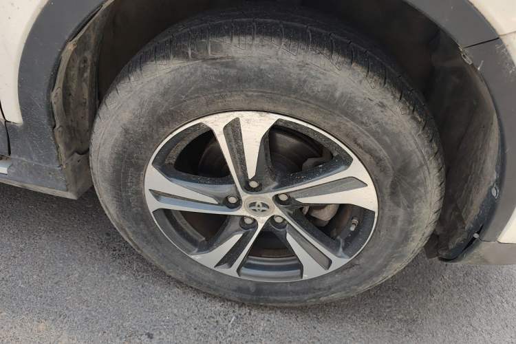 Used Toyota RAV4 2015 2.0L CVT Two-Wheel Drive Fashion Edition Right Front Wheel Hub