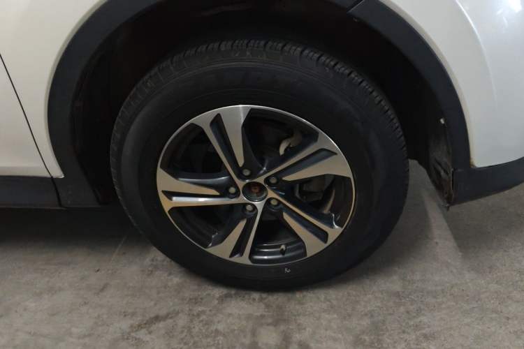 Used Toyota RAV4 2015 2.0L CVT Two-Wheel Drive Fashion Edition Right Front Wheel Hub