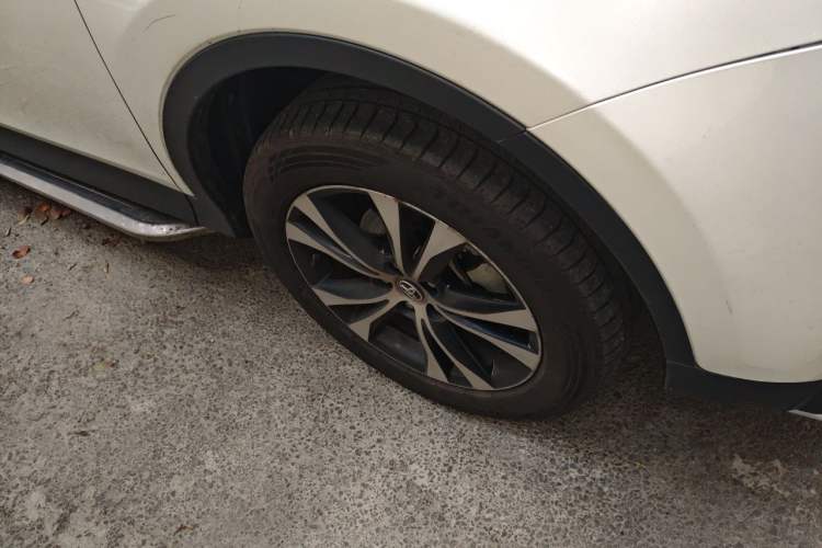 Used Toyota RAV4 2015 2.5L Automatic 4x4 Elite Edition Right Front Wheel Hub