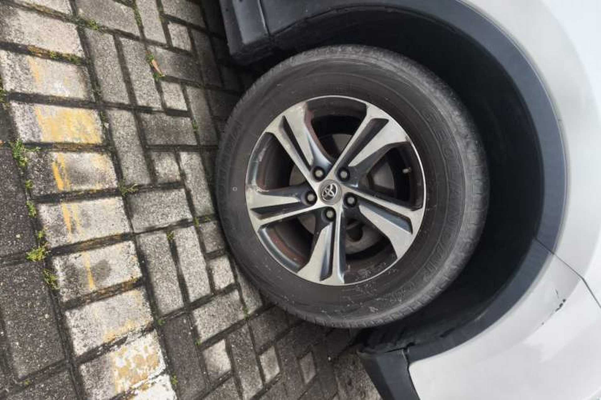 Used Toyota RAV4 2015 2.0L CVT Two-Wheel Drive Fashion Edition Right Front Wheel Hub