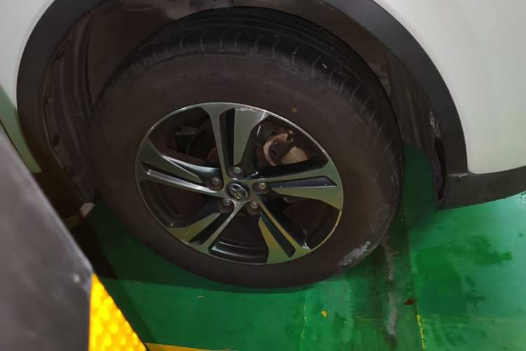 Used Toyota RAV4 2015 2.0L CVT Two-Wheel Drive Fashion Edition Right Front Wheel Hub
