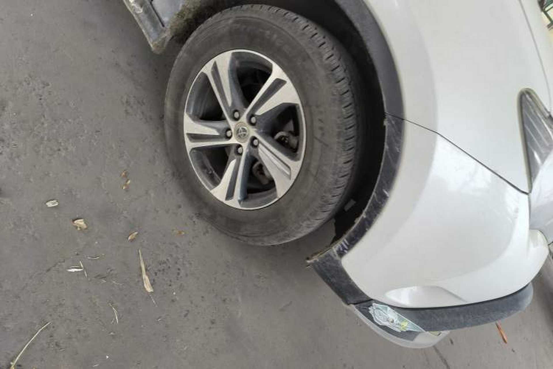 Used Toyota RAV4 2015 2.0L CVT Two-Wheel Drive Fashion Edition Right Front Wheel Hub