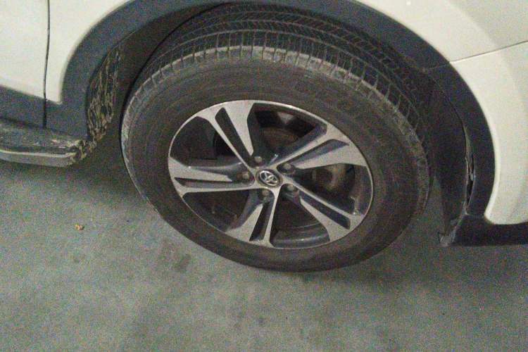 Used Toyota RAV4 2015 2.0L CVT Four-Wheel Drive New Edition Right Front Wheel Hub