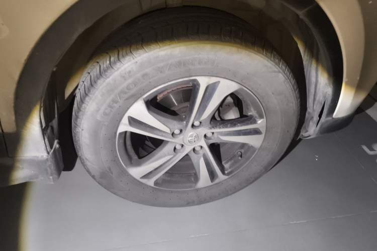 Used Toyota RAV4 2015 2.0L CVT Two-Wheel Drive Fashion Edition Right Front Wheel Hub
