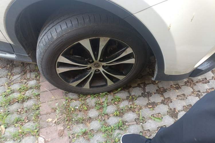 Used Toyota RAV4 2015 2.5L Automatic 4x4 Elite Edition Right Front Wheel Hub